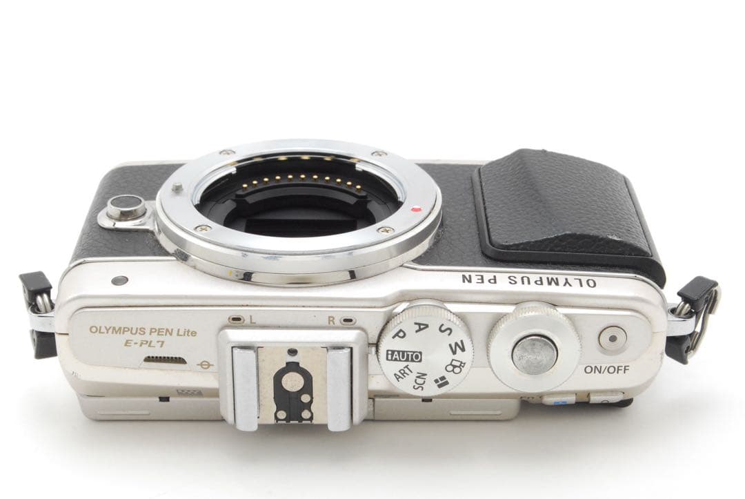 ✨極美品✨オリンパス E-PL7 ボディ❤️ショット数わずか3,545回！