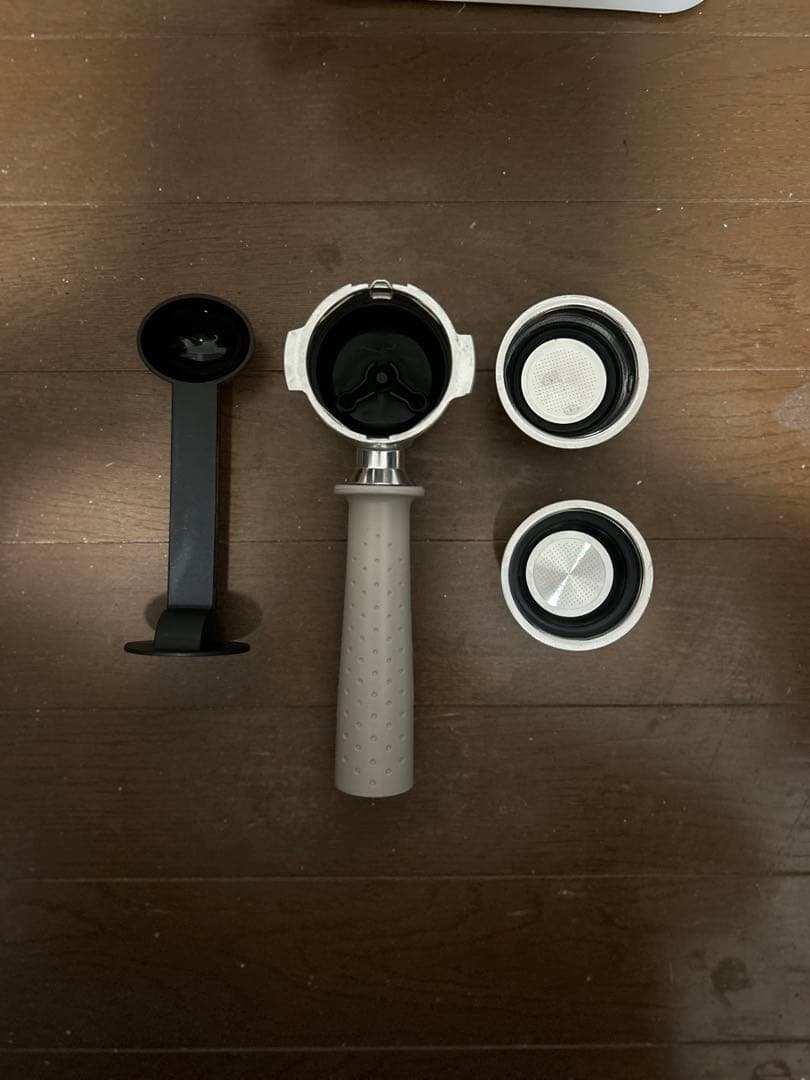 美品　De'Longhiエスプレッソメーカー スティローザ EC235J