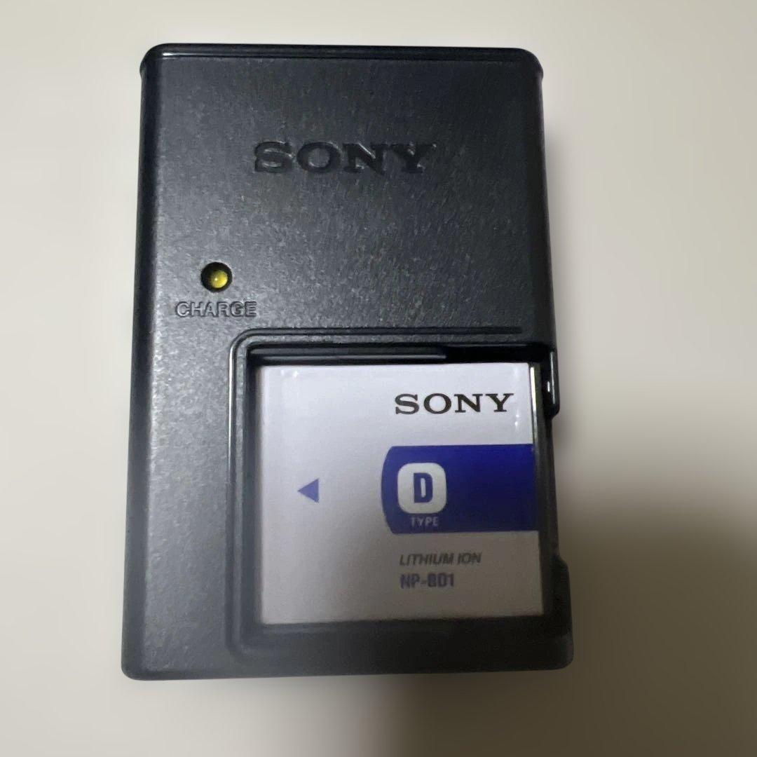 SONY Cyber-shot DSC-T900 レッド