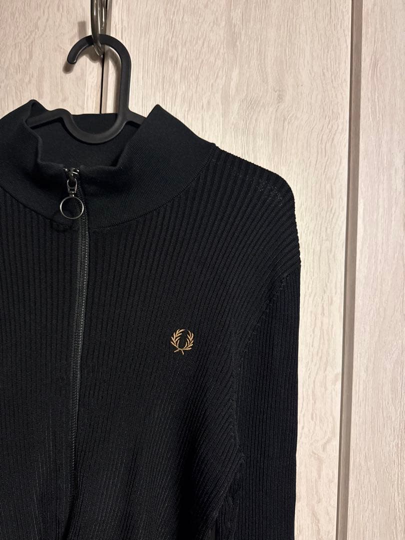 ⭐︎くりくり様⭐︎FRED PERRY ブルゾン、ブラックリブカーディガン