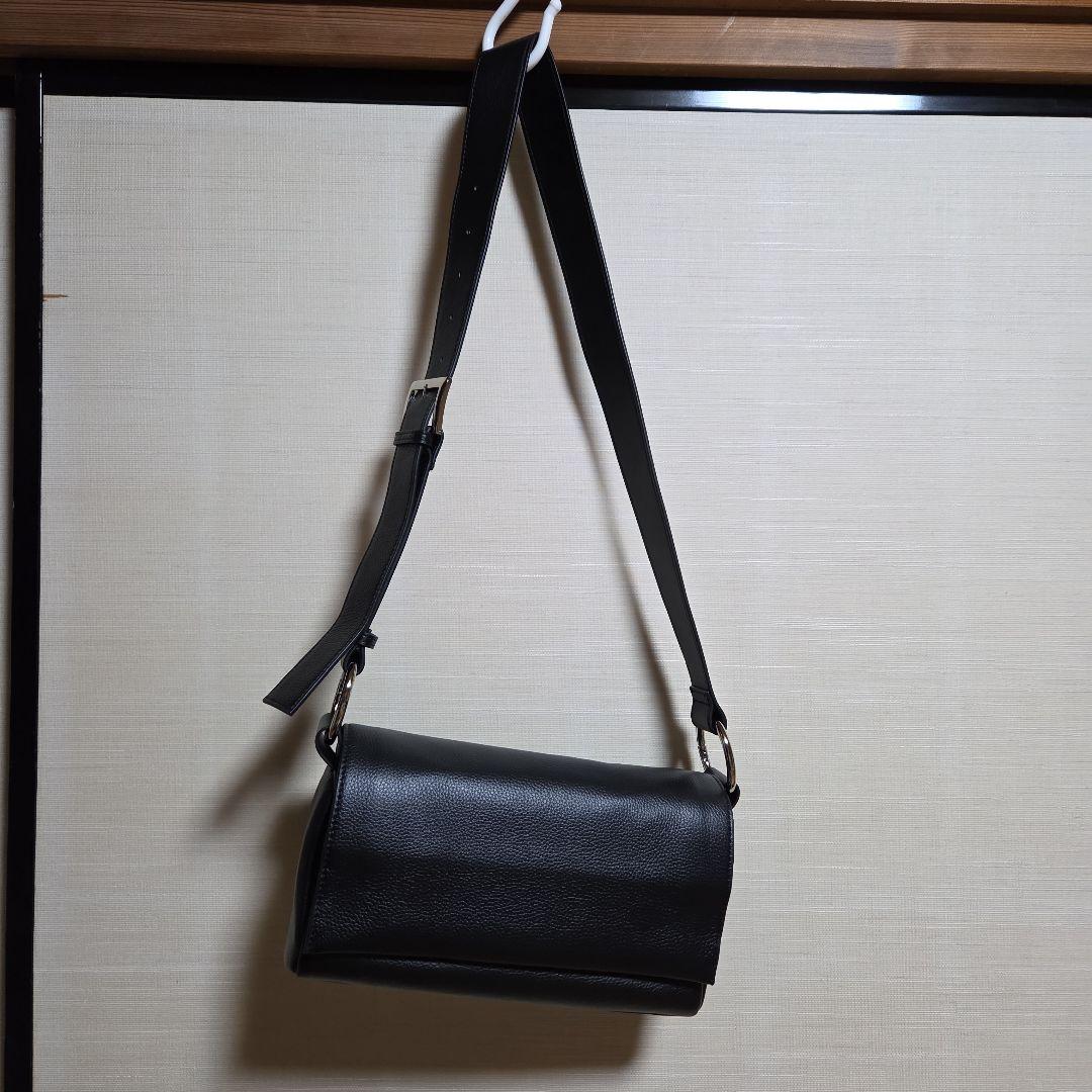 BEARDSLEY レザー ボディバッグ