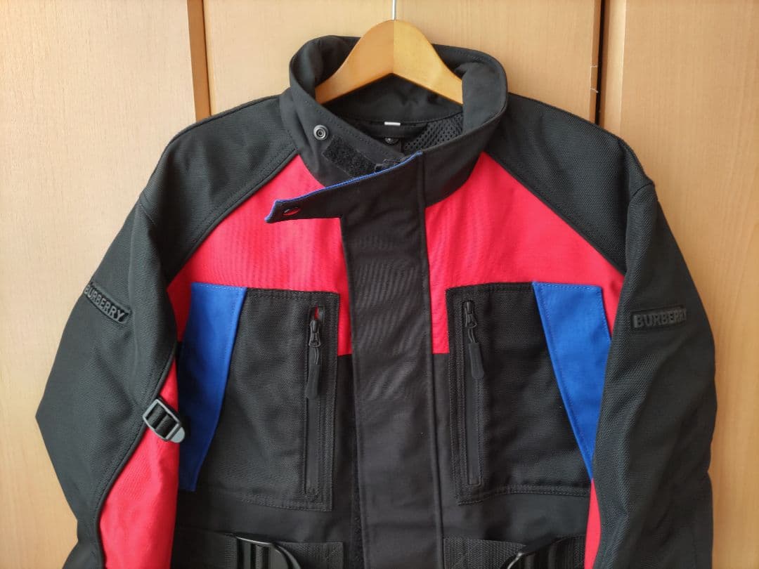 バーバリー　未使用　ナイロンジャケット　新タグ　Mサイズ