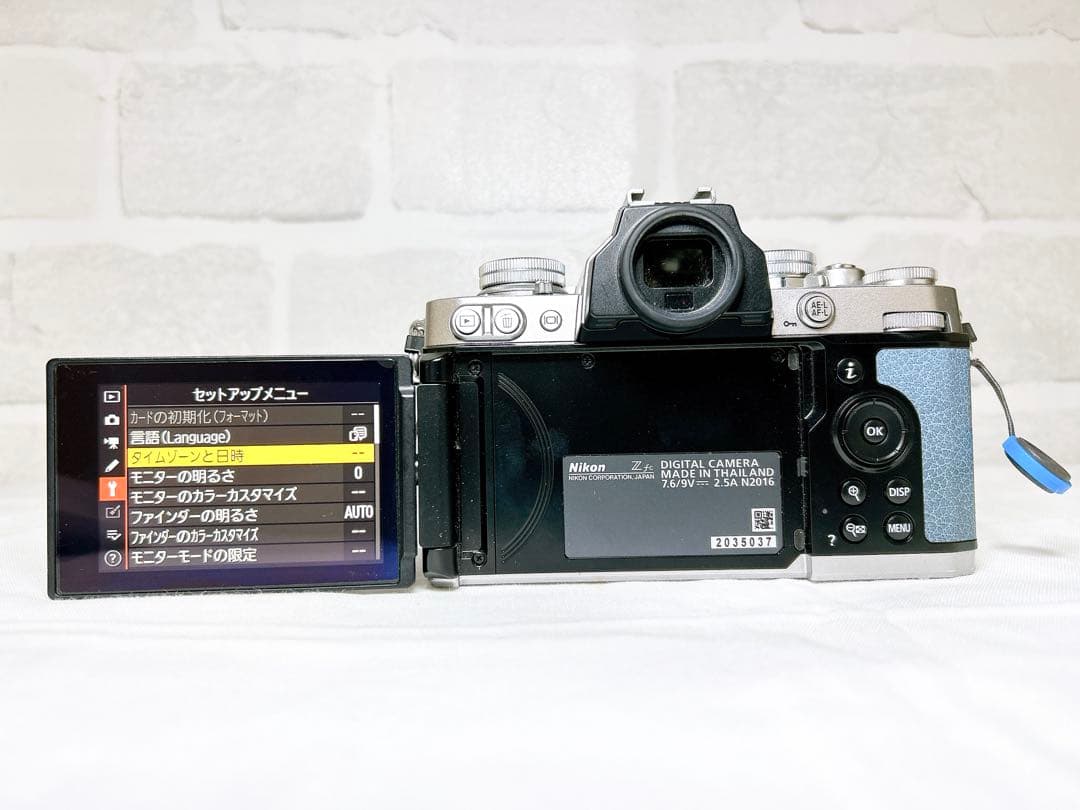 シャッター数:3500回程　ニコンNikon Zfc チョークブルー　シルバー