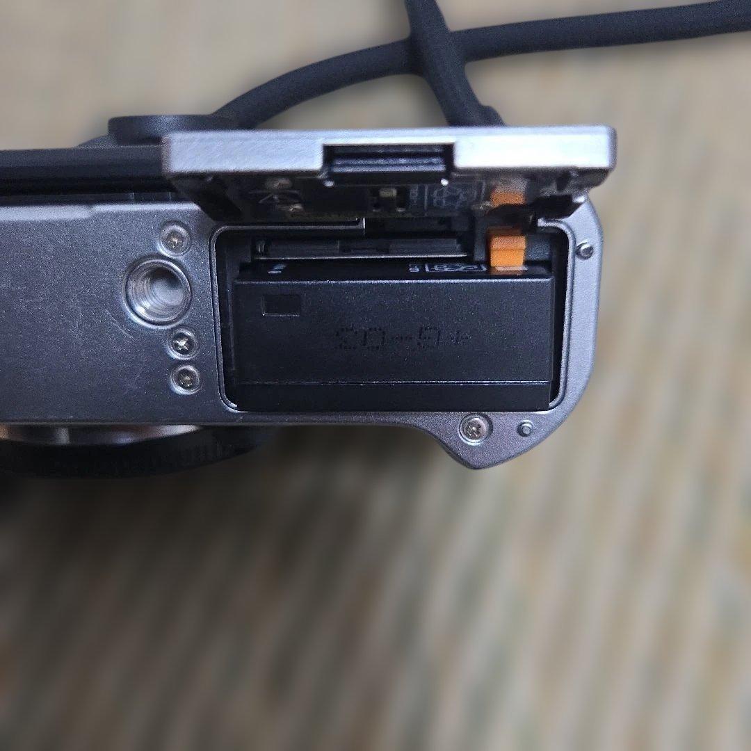 Fujifilm X-T30 ミラーレスカメラ 本体、レンズ、メモリーカード付き