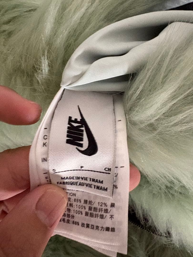 ØMI、岩田剛典着用NIKE AMBUSH リバーシブル フェイクファーコート