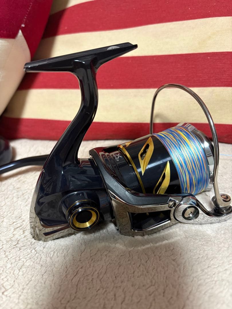 19 STELLA SW8000HG リール