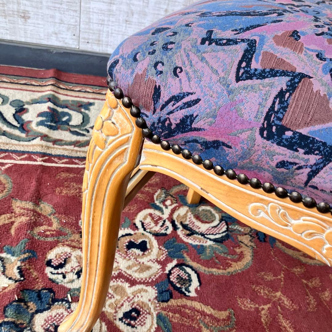 g9 イタリア家具 花柄彫刻 リベット打ちダイニングチェア 木製椅子 ビンテージ