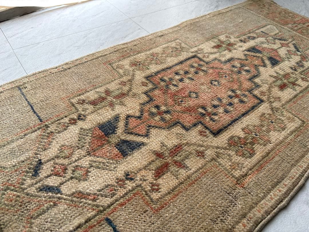 No.4 トルコヴィンテージラグ　102cm×45cm