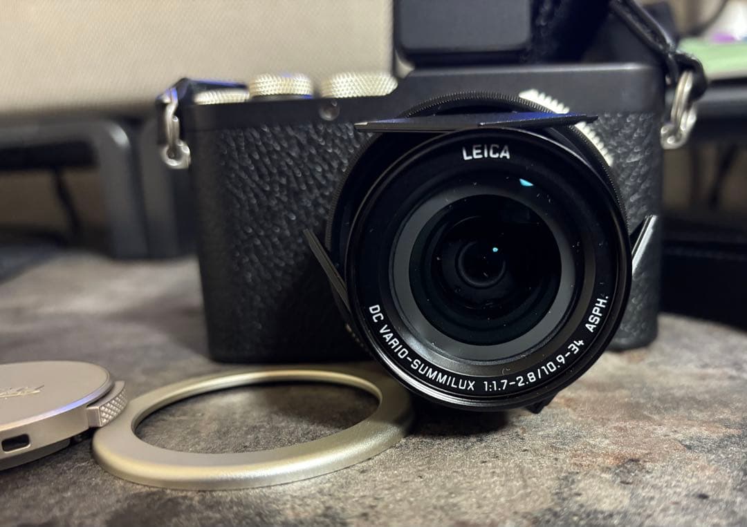 美品:特別限定モデルライカD-LUX8 “100 YEARS OF LEICA”