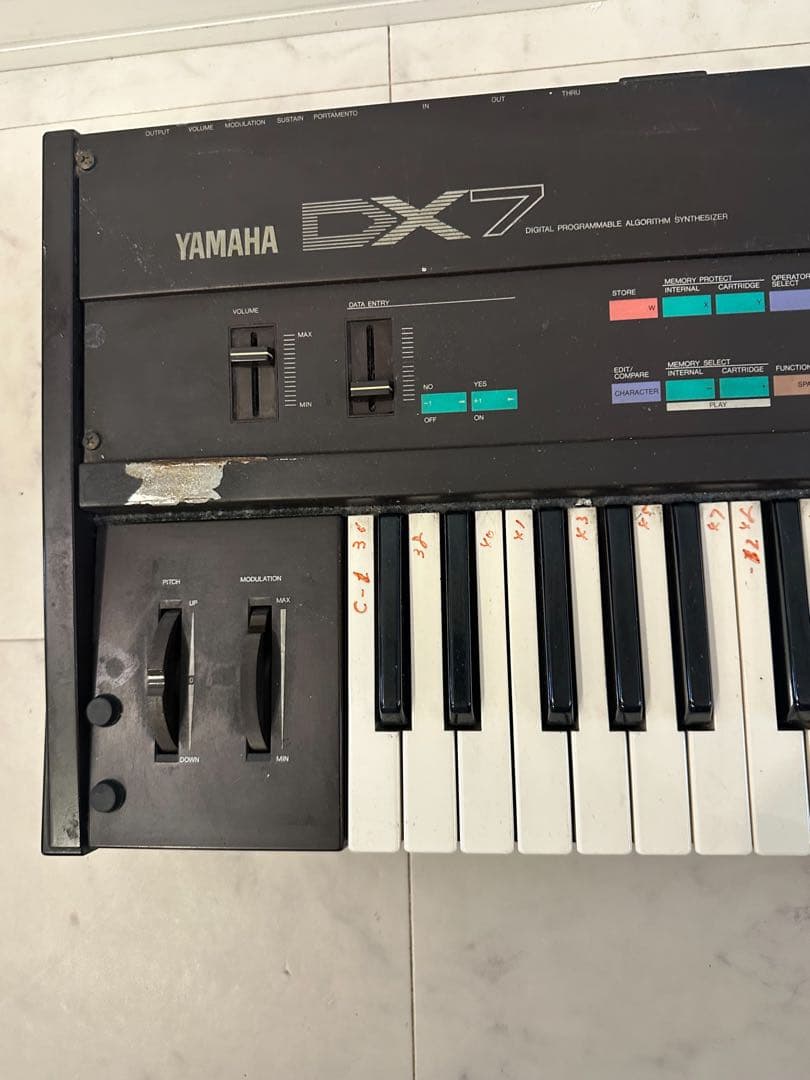Yamaha DX7 デジタルシンセサイザー