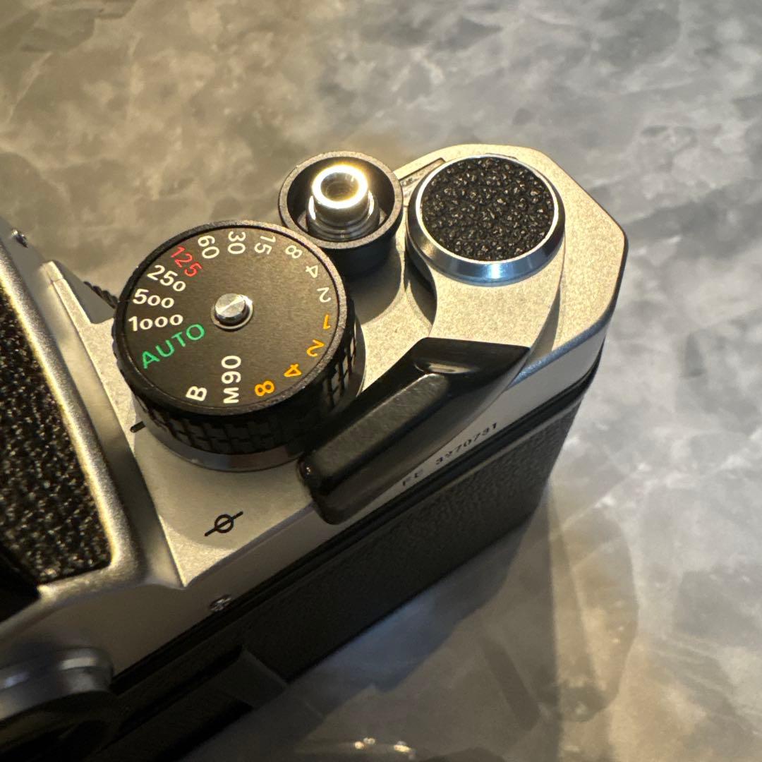 Nikon FE本体＋【おまけ】ピークデザイン バンドストラップ