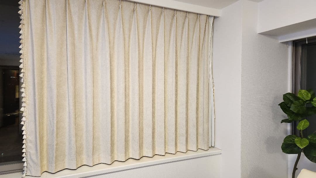 2組セット ベージュ ドレープカーテン 織り模様