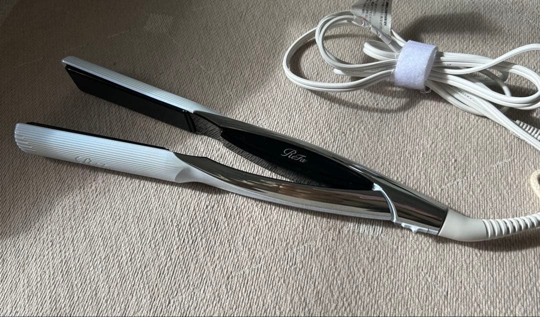 リファ ストレートヘアアイロン ホワイト/ブラック