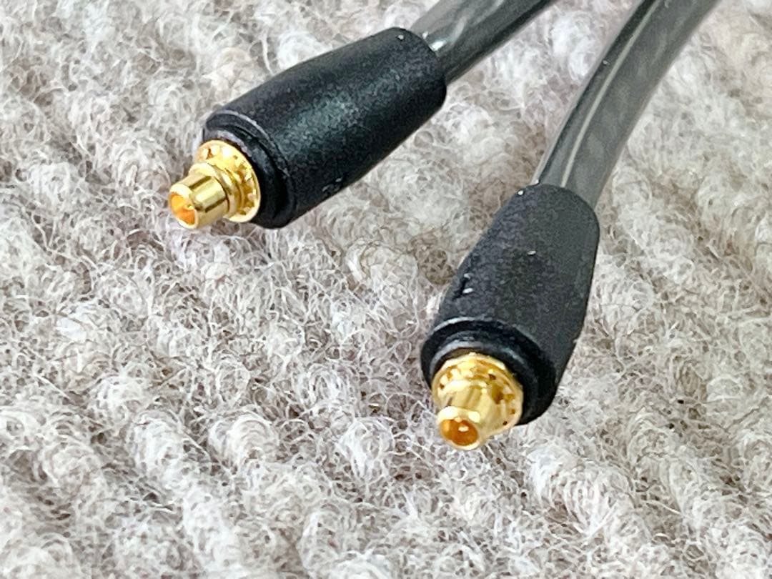 イヤホン MMCX BRAIDED CABLE 4.4MM PLUG 700260