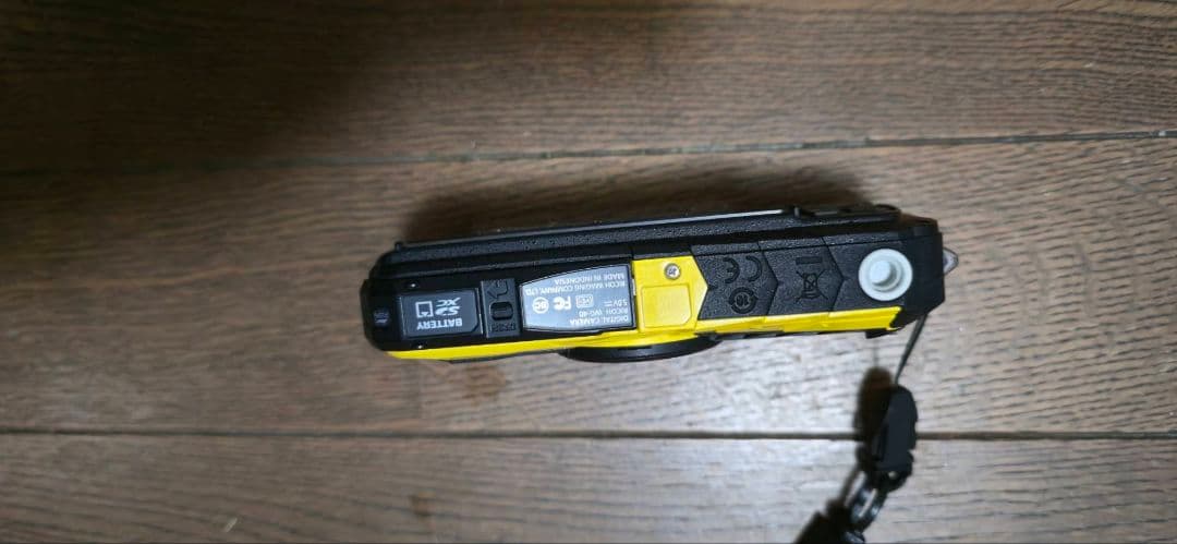 値下げ　RICOH WG-40 イエロー 防水・耐衝撃