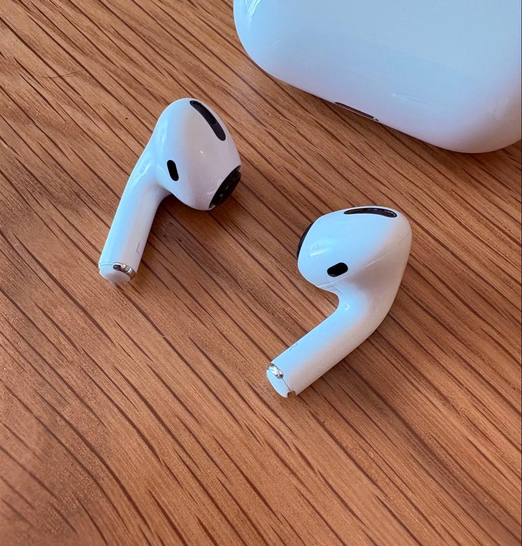 AirPods Pro 2021年モデル 本体＋充電ケース＋未使用イヤーピース
