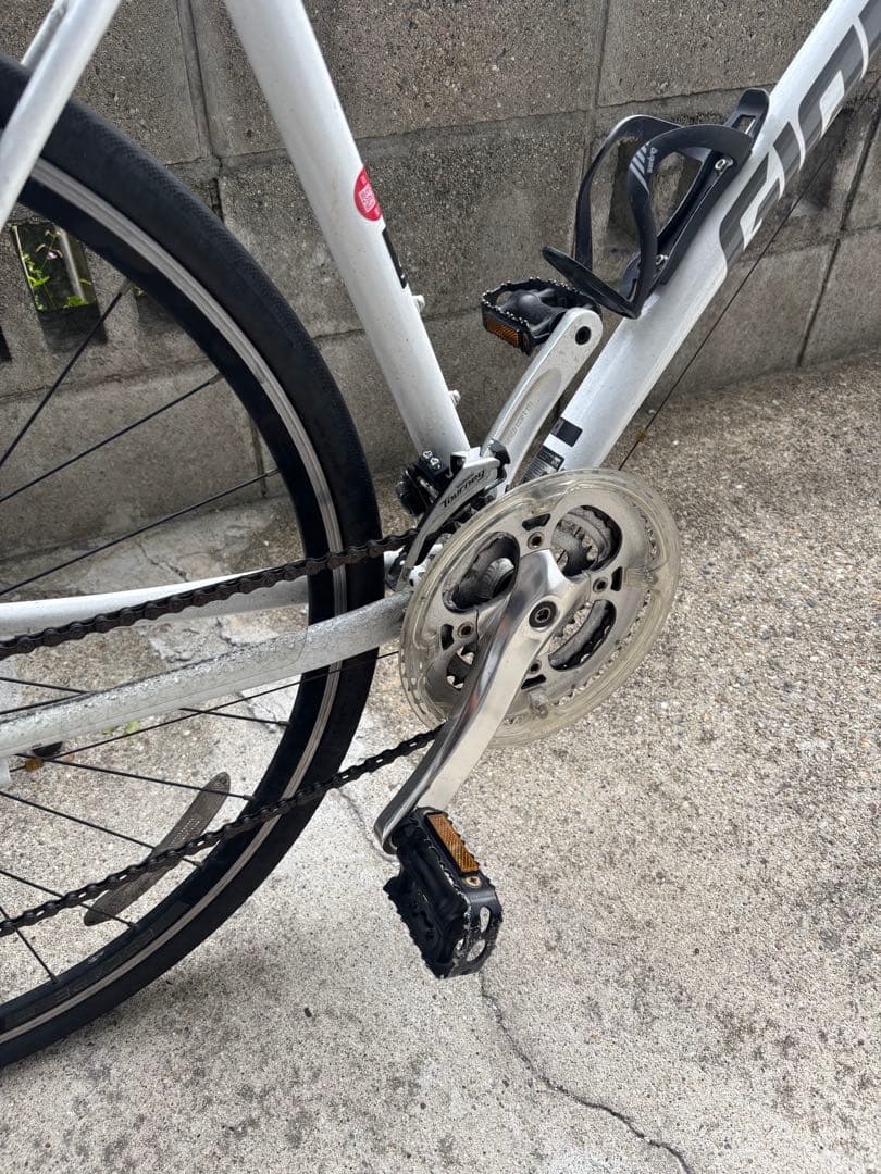 【引き取り　名古屋限定】GIANT ESCAPE R3 Ｍサイズ白色