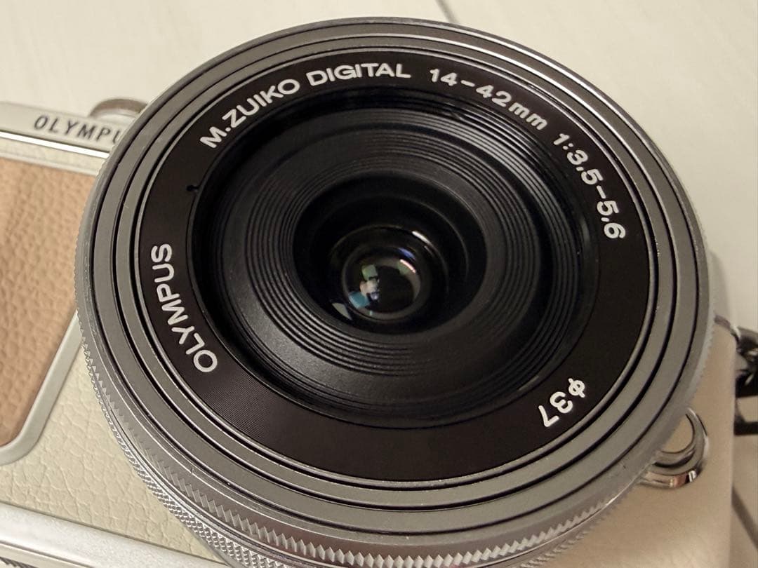 【おまけ多数】OLYMPUS PEN Lite E-PL7 ダブルズームキット