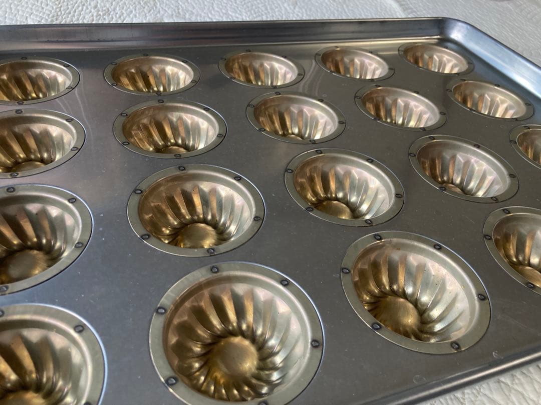 千代田金属ミニクグロフ型天板 20ヶ取シリコン加工 CHIYODA 業務用