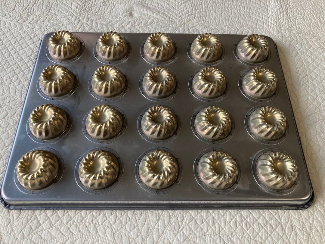 千代田金属ミニクグロフ型天板 20ヶ取シリコン加工 CHIYODA 業務用