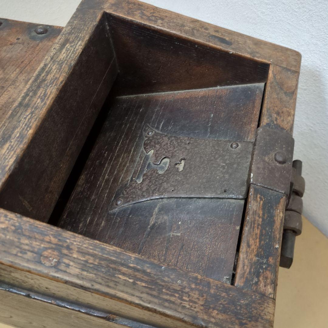 骨董　銭箱　鍵付き　木製　古民具　貯金箱　ぜにばこ　入れ物