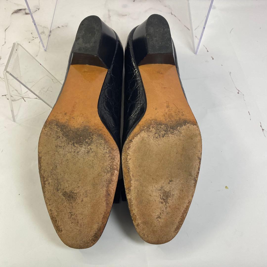 フェラガモ ヴァラ パンプス 黒 クロコ型押し 8C 25ローヒール