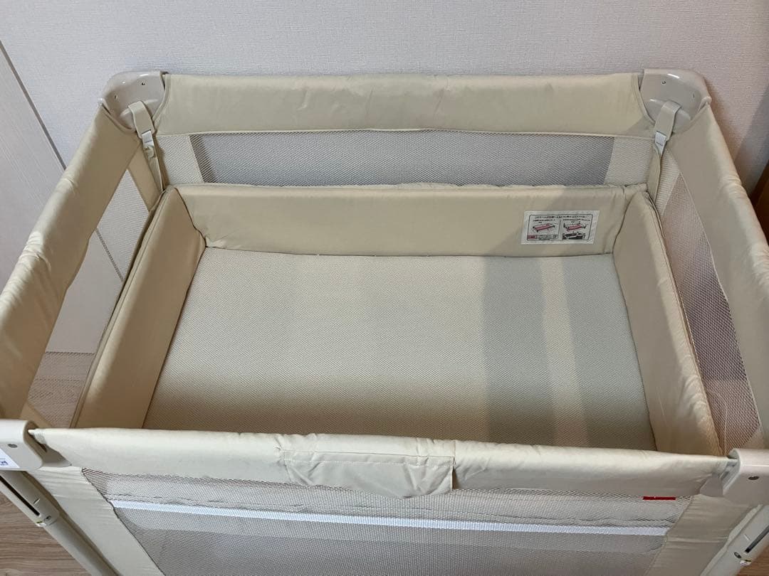 アップリカ　ココネルエアー　ホワイト