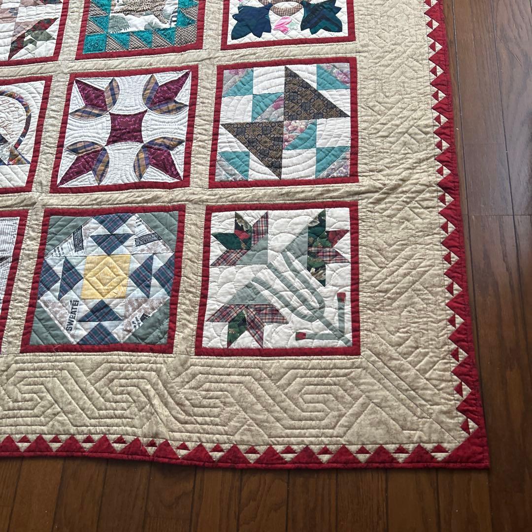 パッチワークパターンのタペストリー約195cm×160cm