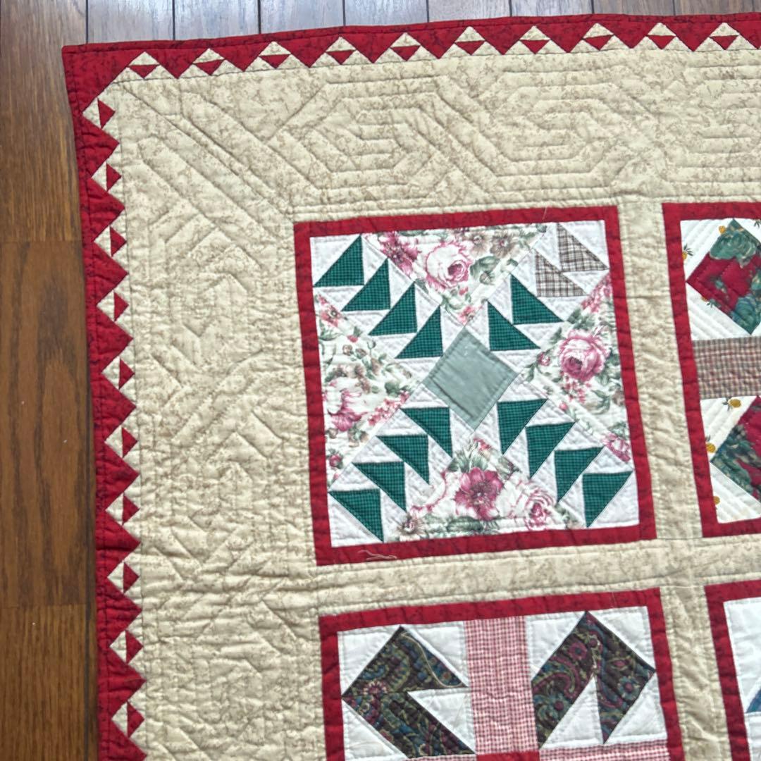 パッチワークパターンのタペストリー約195cm×160cm