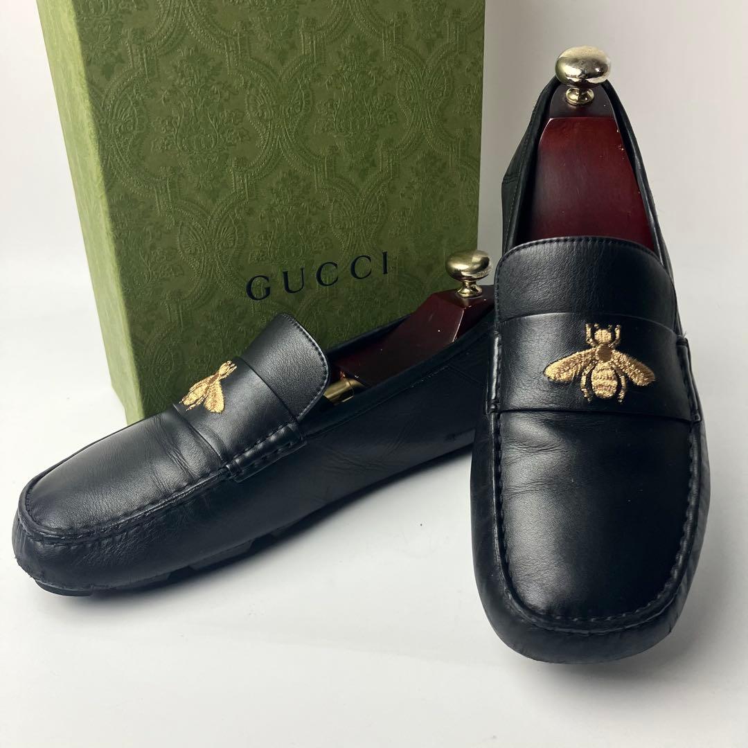 【良品】GUCCI スクエアトゥ　ドライビング　ローファー　蜂　刺繍　25.5黒