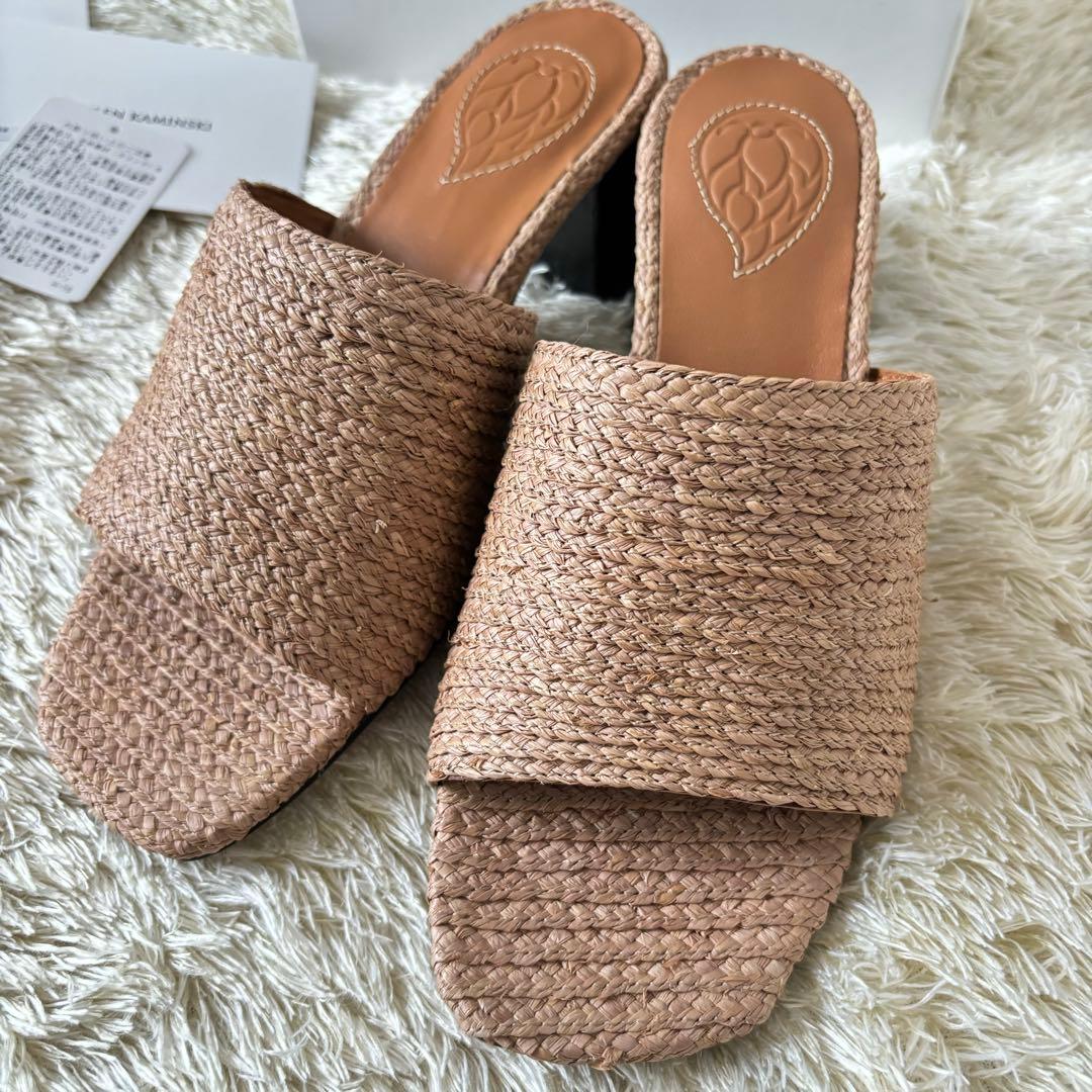 【新品箱タグ保存袋つき】　ヘレンカミンスキー　サンダル TIRA 23cm