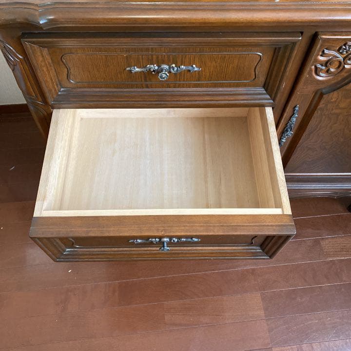 アンティーク風の三面鏡です　輸入住宅にも合いそうです