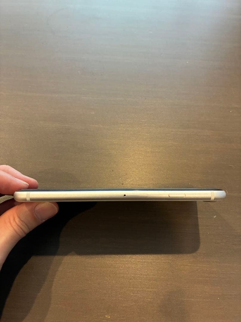 【美品】Apple iPhone SE (第3世代) 64GB