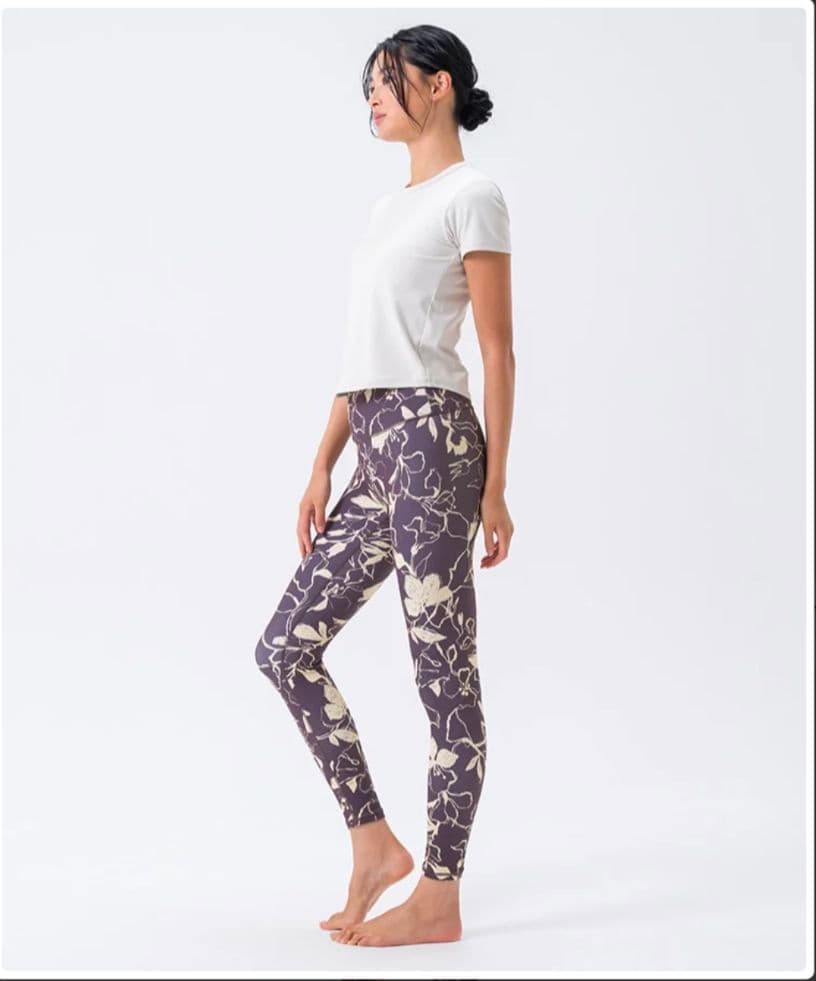 最新作SUKALA　カップ付きTee＆レギンスセットアップ　モカベージュLL新品