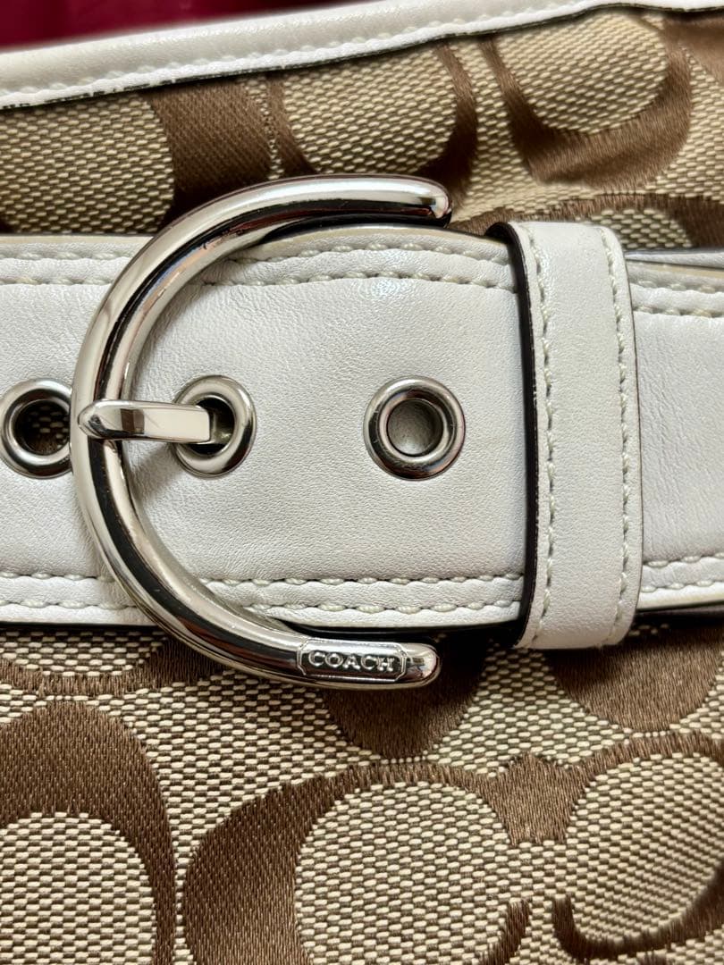 COACH シグネーチャー　ショルダーバッグ　ホワイト