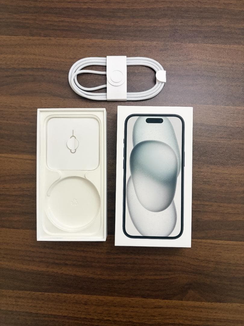 iPhone 15 ブラック 128GB 本体【純正バッテリー89%】