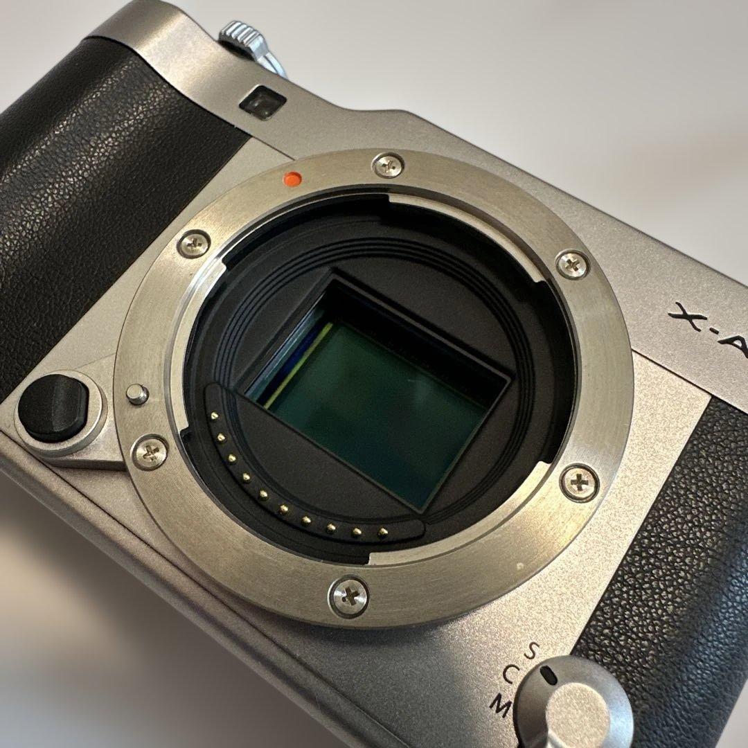 【美品】FUJIFILM X-A3 ミラーレスカメラ シルバー