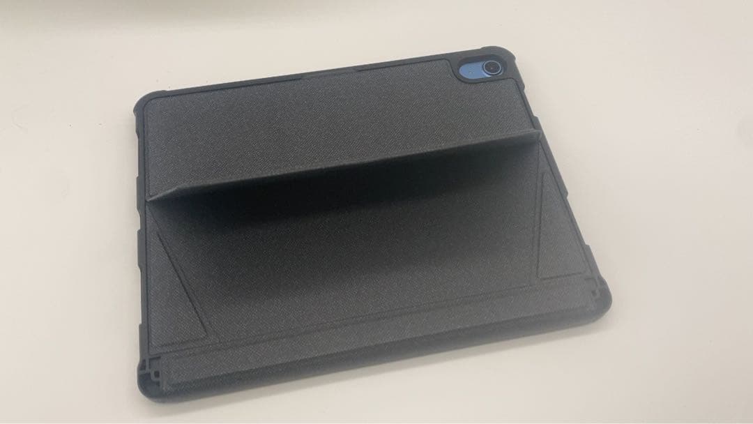 iPad 第11世代 A16 WI-FI 128GB キーボード付き A3354