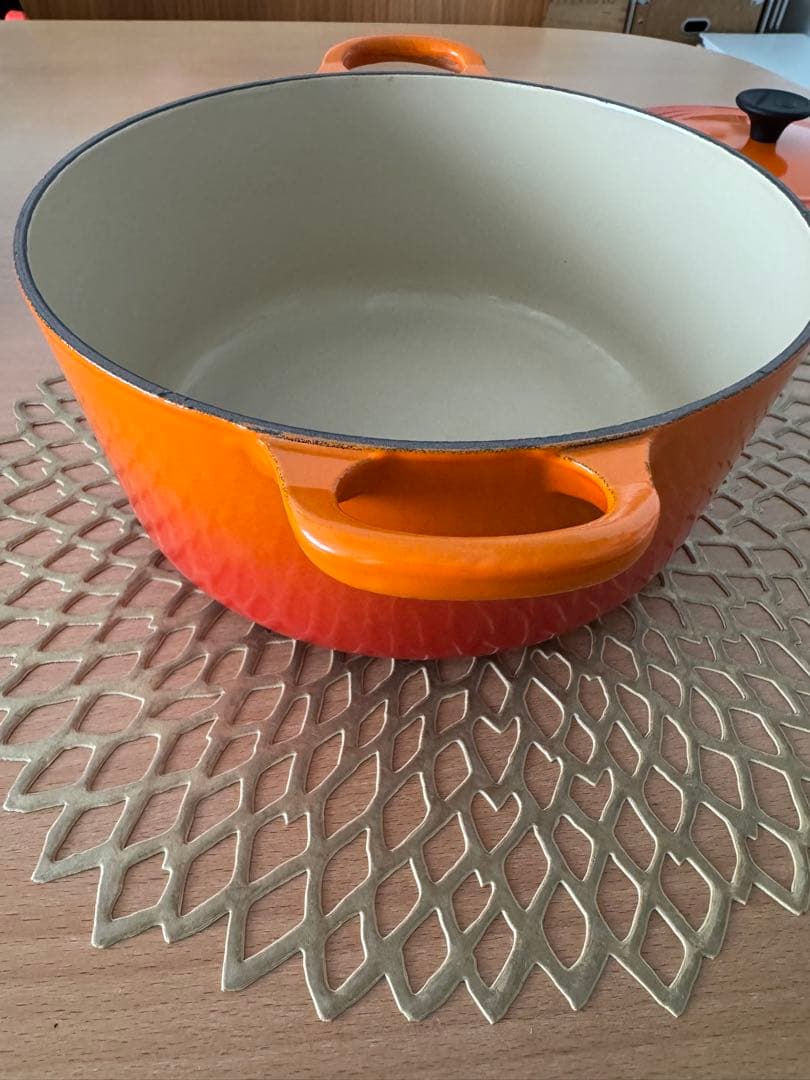 ル・クルーゼ　LE CREUSET 両手鍋 22 cm