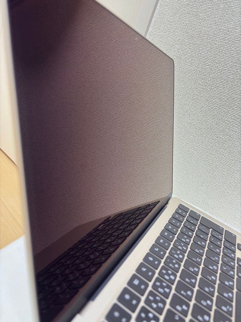 MacBook air M2 8GB 256GB　スターライト