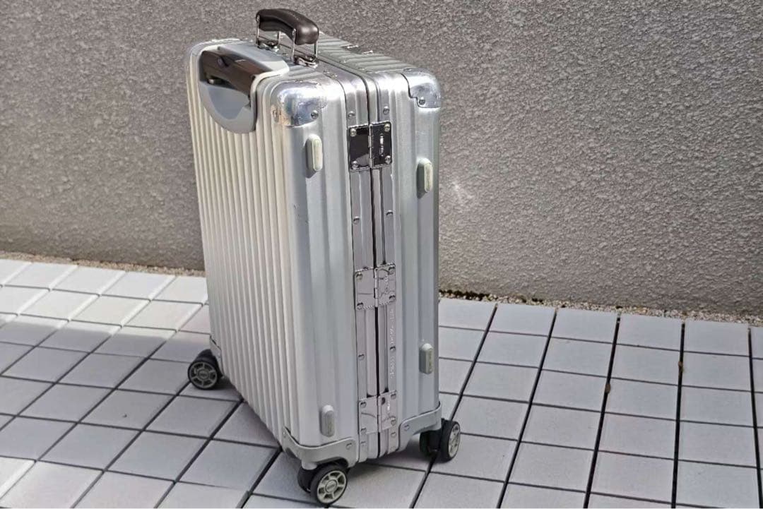 リムーワ　アルミ スーツケース シルバー 4輪　クラシック