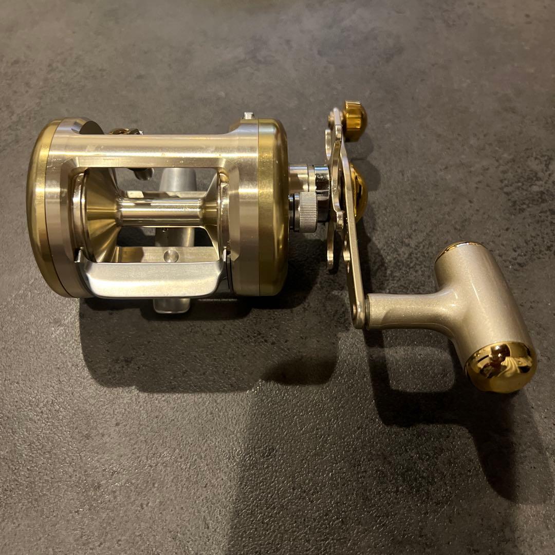 白*様 希少　ダイワ ミリオネア CV-Z 300F ベイトリール