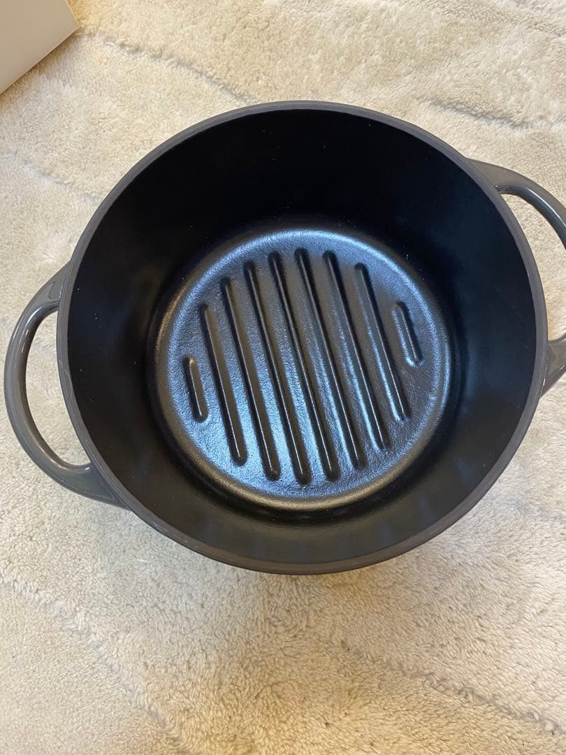 未使用メルセデス・ベンツオリジナルカラーのVERMICULAR ホーロー鍋 中型