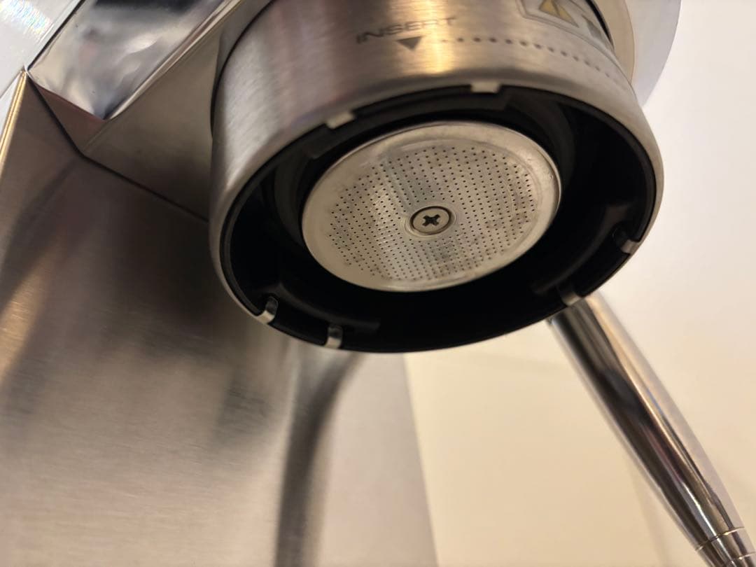 DeLonghi Dedica EC680M シルバー エスプレッソマシン