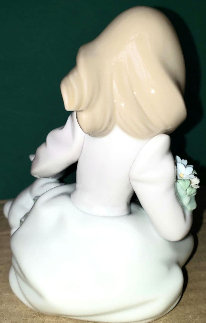 リヤドロ人形　うさぎと仲良し　(元箱付き)　製造終了品　メモパッド付き