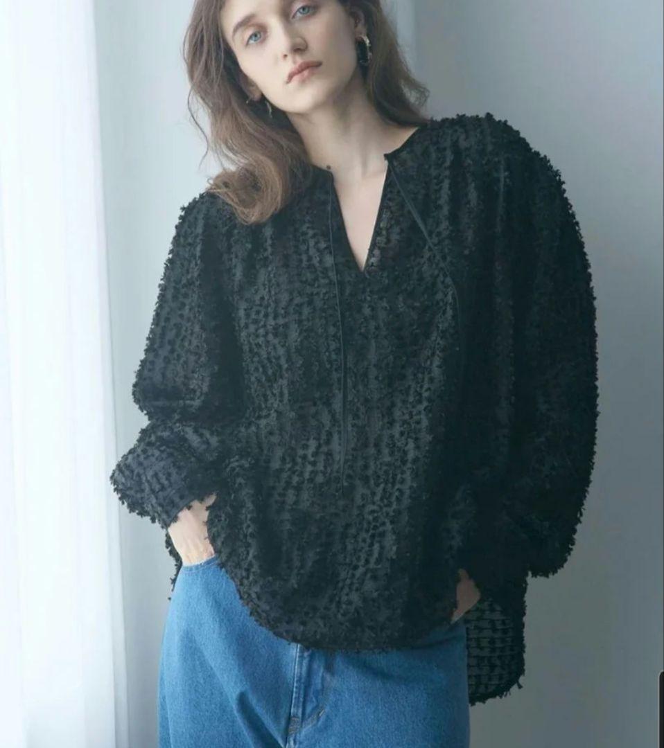 あ*ん様 特価【新品未使用】Cyngeシーニュ　ジャガードブラウス　パンツ　セッ