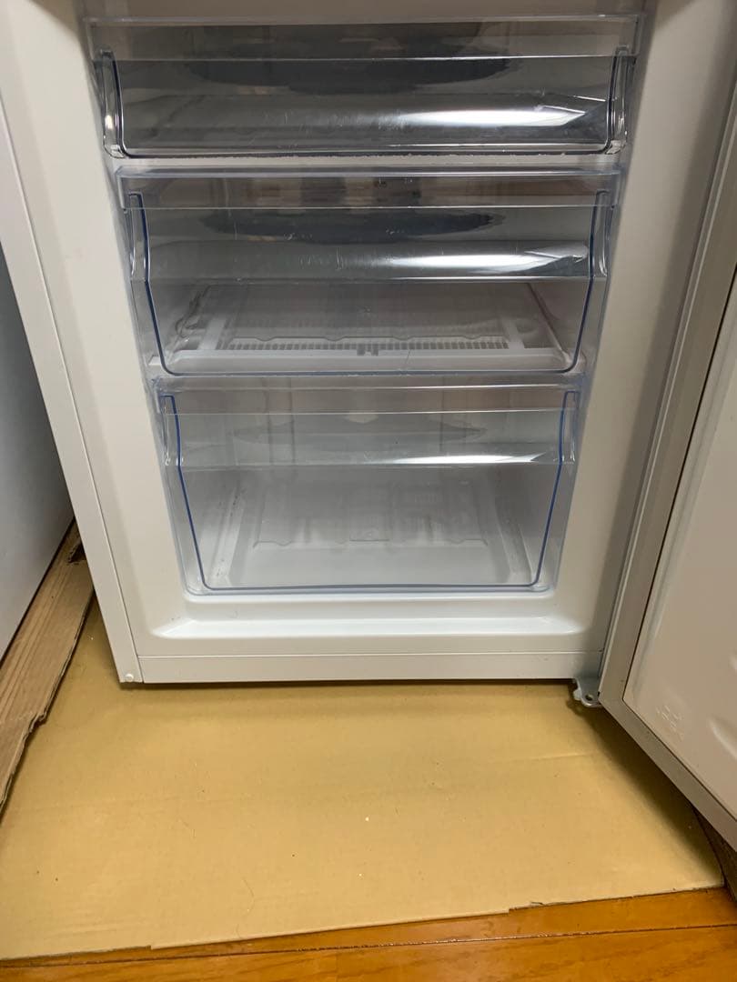 Hisense 冷蔵庫 ホワイト 3段