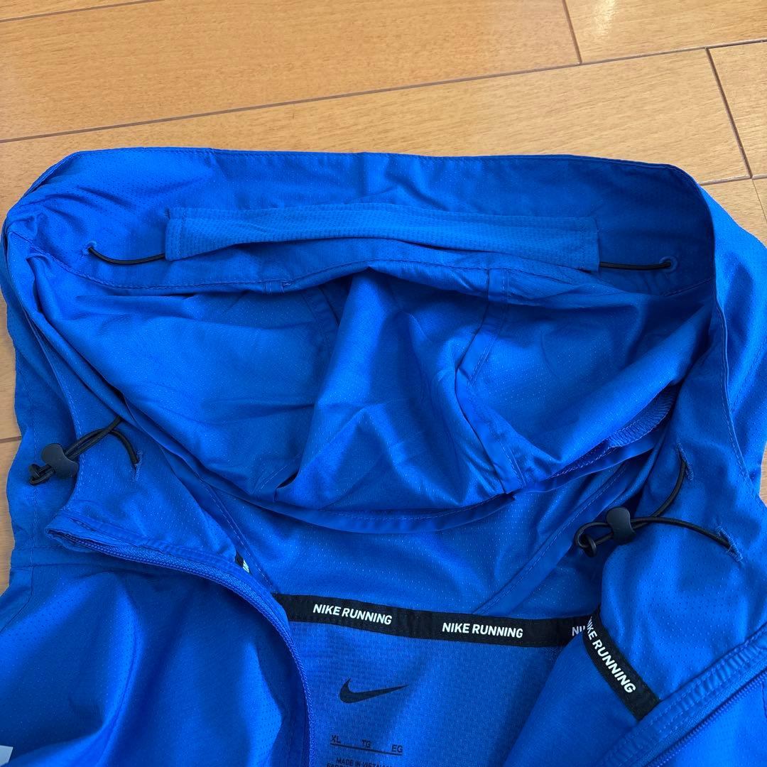 新品　ナイキ レペル　ウィンドブレーカーXLサイズ