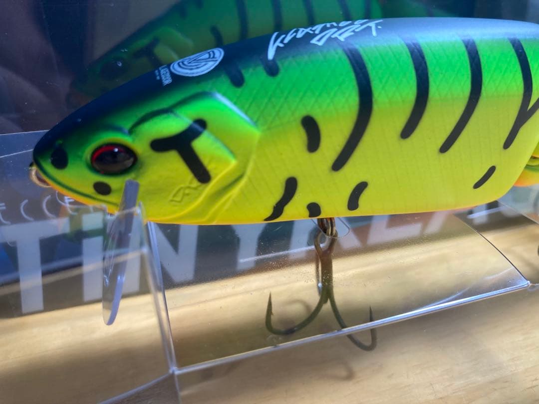 TiNYKLASH Lo 限定カラー　ビレッジタイガー　タイニークラッシュ