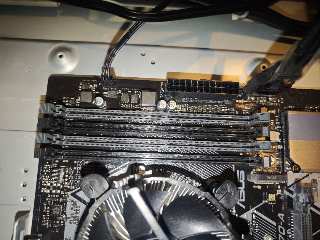 ゲーミングパソコン(⚠️メモリ/SSD無)